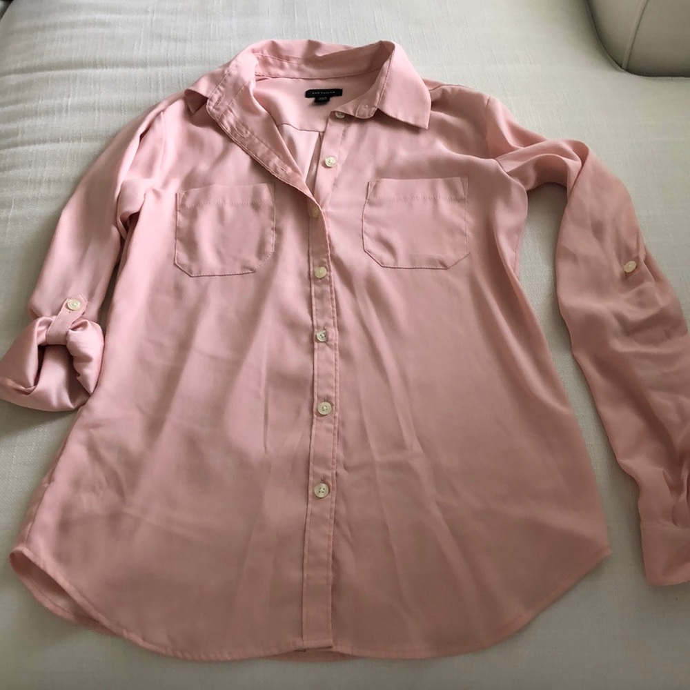 Blush buttondown